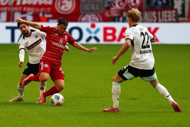 02 11 2025, xmohx, Soccer 2 Bundesliga, Fortuna Duesseldorf 1 FC Kaiserslautern v l Semih Sahin 1 FC Kaiserslautern Shinta Appelkamp Fortuna Duesseldorf Mika Haas 1 FC Kaiserslautern Zweikampf, Aktion, action, battle for the ball DFL DFB REGULATIONS PROHIBIT ANY USE OF PHOTOGRAPHS as IMAGE SEQUENCES and or QUASI VIDEO Duesseldorf