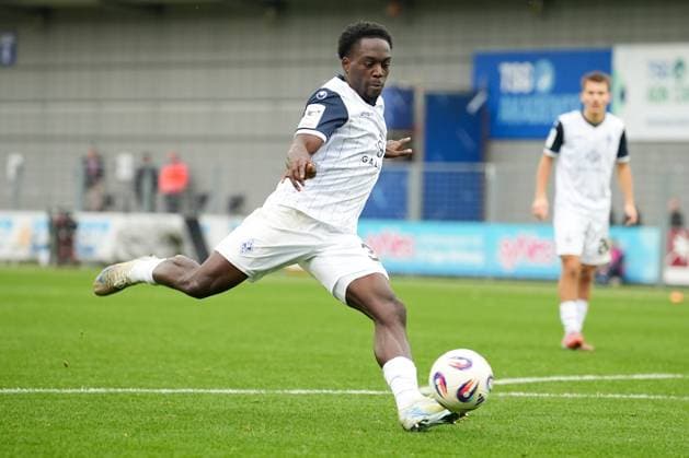 Soccer 3 Liga, Matchday 13, TSG Hoffenheim II SV Waldhof Mannheim on 02 11 2025 in Sinsheim Dietmar Hopp Stadion , Germany, Season 2025 2026 DFL REGULATIONS PROHIBIT ANY USE OF PHOTOGRAPHS AS IMAGE SEQUENCES AND OR QUASI VIDEO Kennedy Okpala 32, SVWM shoots on goal Sinsheim Dietmar Hopp Stadion Germany Copyright: xChristophxKinzingerx