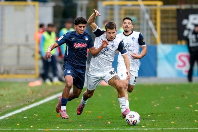 v li Ayoube Amaimouni Echghouyab TSG II, 7 , Diego Michel SVWM, 28 , duel, duel scene, duel, tackle, tackling, dynamics, action, action, 02 11 2025, Sinsheim Germany , Football, 3 Liga, TSG 1899 Hoffenheim II SV Waldhof Mannheim, DFB DFL REGULATIONS PROHIBIT ANY USE OF PHOTOGRAPHS AS IMAGE SEQUENCES AND OR QUASI VIDEO xozx