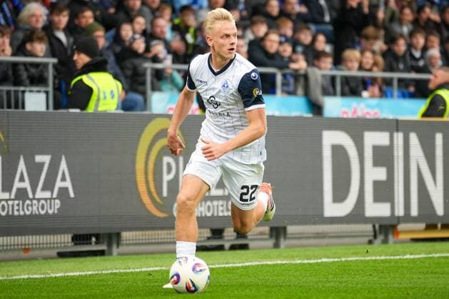 Soccer 3 Liga, Matchday 13, TSG Hoffenheim II SV Waldhof Mannheim on 02 11 2025 in Sinsheim Dietmar Hopp Stadion , Germany, Season 2025 2026 DFL REGULATIONS PROHIBIT ANY USE OF PHOTOGRAPHS AS IMAGE SEQUENCES AND OR QUASI VIDEO Janne Sietan 22, SVWM in focus Sinsheim Dietmar Hopp Stadion Germany Copyright: xChristophxKinzingerx