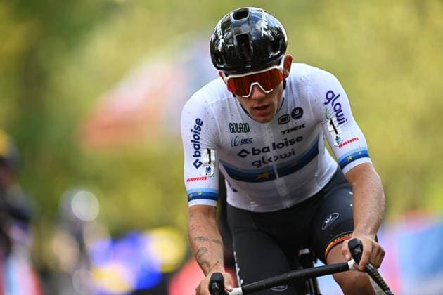 Belgian Thibau Nys pictured in action during the elite men race of the Rapencross cyclocross in Lokeren, the second race (out of 8) of the X2O Badkamers Trophy, Sunday 02 November 2025. DAVIDxPINTENS  x138724130x