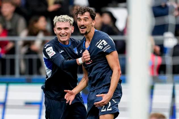 from left Paul Hennrich TSG II, 11 , goalscorer Arian Llugiqi TSG II, 22 , players of TSG 1899 Hoffenheim II U23 , celebrate the goal to 1 0, cheer, goal celebration, celebrate the goal, goal, celebration, cheers about the goal, rejoicing, joy, rejoices, optimistic, positive, match scene, highlight, action, 02 11 2025, Sinsheim Germany , Soccer, 3 Liga, TSG 1899 Hoffenheim II SV Waldhof Mannheim, DFB DFL REGULATIONS PROHIBIT ANY USE OF PHOTOGRAPHS AS IMAGE SEQUENCES AND OR QUASI VIDEO xozx