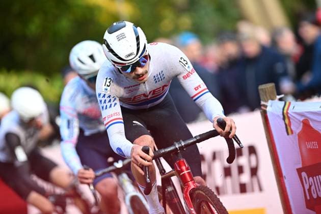 British Cameron Mason pictured in action during the elite men race of the Rapencross cyclocross in Lokeren, the second race (out of 8) of the X2O Badkamers Trophy, Sunday 02 November 2025. DAVIDxPINTENS  x138724243x
