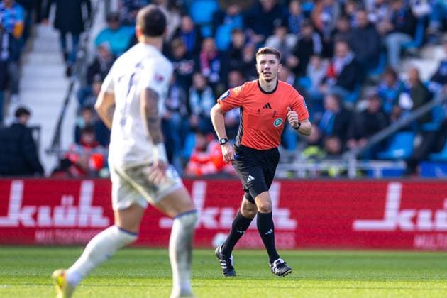 02 11 2025, 2 Bundesliga, Matchday 11, VfL Bochum 1848 1 FC Magdeburg, Referee Felix Wagner GER , Bochum Vonovia Ruhrstadion NRW Germany xRHR PHOTO DEx Copyright: DennisxEwert RHR-FOTOx RHR-FOTO DE