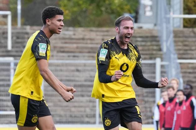 Sunday, 02 11 2025 Season 2025 2026 14 Matchday Regionalliga West at Stadion Rote Erde, Dortmund, Germany BV Borussia Dortmund U23 1 FC Bocholt Goal celebration after the 1 1 by Michael Eberwein BVB