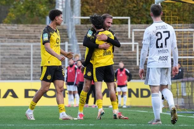 Sunday, 02 11 2025 Season 2025 2026 14 Matchday Regionalliga West at Stadion Rote Erde, Dortmund, Germany BV Borussia Dortmund U23 1 FC Bocholt Goal celebration after the 1 1 by Michael Eberwein BVB