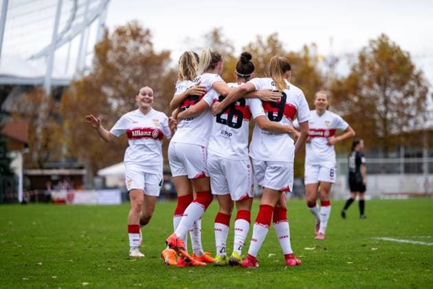 Katharina Schaefer VfB Stuttgart, 04 , Fabienne Dongus VfB Stuttgart, 33 , Nicole Billa VfB Stuttgart, 26 , Meike Meßmer VfB Stuttgart, 29 , Julia Glaser VfB Stuttgart, 09 celebrate the goal for 2 0, GER, VfB Stuttgart vs VfR SW Warbeyen, Football, Women, 2 Bundesliga, Matchday 9, Season 2025 2026, 02 11 2025 GER, VfB Stuttgart vs VfR SW Warbeyen, Football, Women, 2 Bundesliga, Matchday 9, Season 2025 2026, 02 11 2025 Bad Cannstatt Copyright: xEibner-Pressefoto Memmlerx EP_MMR