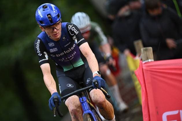 Dutch David Haverdings pictured in action during the elite men race of the Rapencross cyclocross in Lokeren, the second race (out of 8) of the X2O Badkamers Trophy, Sunday 02 November 2025. DAVIDxPINTENS  x138725806x