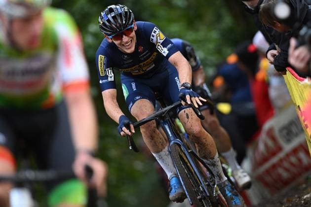 Belgian Toon Aerts pictured in action during the elite men race of the Rapencross cyclocross in Lokeren, the second race (out of 8) of the X2O Badkamers Trophy, Sunday 02 November 2025. DAVIDxPINTENS  x138726421x