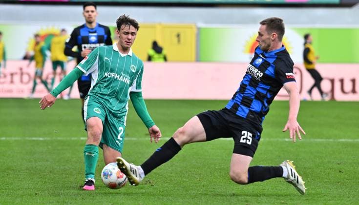 02 11 2025 Soccer Season 2025 2026 2 Soccer Bundesliga 11 Matchday SC Paderborn 07 SCP SpVgg Greuther Fürth SGF Kleeblatt Sportfoto Zink xwoxzix DFL regulations prohibit any use of photographs as image sequences and or quasi video only for editorial use Lukas Reich 2, SpVgg Greuther Fürth Tjark Scheller 25, SC Paderborn 07