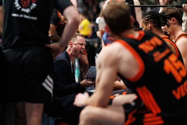 Christian Held Head coach Rasta Vechta loudly in the timeout, Vet Concept Gladiators Trier vs Rasta Vechta, Basketball, easyCredit BBL, Matchday 6, Season 2025 2026, 02 11 2025 Vet Concept Gladiators Trier vs Rasta Vechta, Basketball, easyCredit BBL, Matchday 6, Season 2025 2026, 02 11 2025 Copyright: xEibner-Pressefoto AlexanderxNeisx EP_ANS