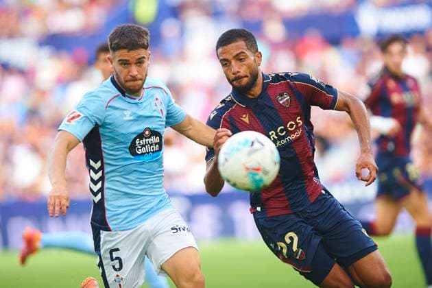 Sergio Carreira (Celta Vigo) and Jeremy Toljan (Levante UD) during the LaLiga EA Sports match between Levante UD and RC Celta at Ciudad de Valencia on November 2, 2025 in Valencia, Spain. (Photo by Maria Jose Segovia DeFodi Images) Sergio Carreira Celta Vigo and Jeremy Toljan Levante UD during the LaLiga EA Sports match between Levante UD and RC Celta at Ciudad de Valencia on November 2, 2025 in Valencia, Spain Photo by Maria Jose Segovia DeFodi Images
