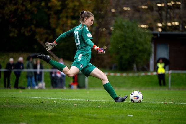 Cilly Plassmann VfR Warbeyen, 23 on the ball, GER, VfB Stuttgart vs VfR SW Warbeyen, Soccer, Women, 2 Bundesliga, Matchday 9, Season 2025 2026, 02 11 2025 GER, VfB Stuttgart vs VfR SW Warbeyen, Soccer, Women, 2 Bundesliga, Matchday 9, Season 2025 2026, 02 11 2025 Bad Cannstatt Copyright: xEibner-Pressefoto Memmlerx EP_MMR