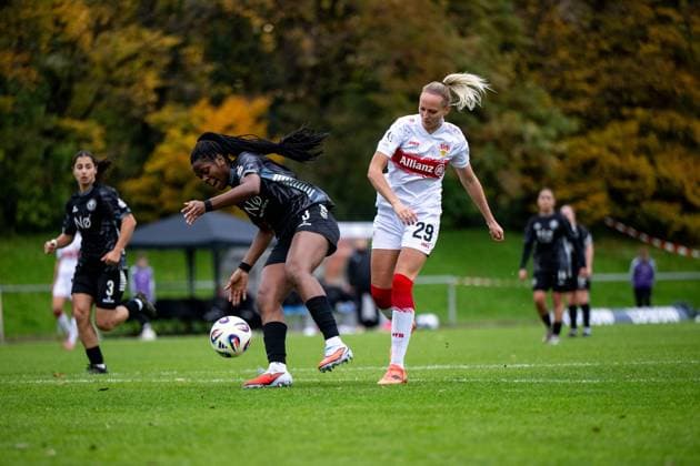 Meike Meßmer VfB Stuttgart, 29 in duel with Gloria Zarambaud VfR Warbeyen, 06 , GER, VfB Stuttgart vs VfR SW Warbeyen, Soccer, Women, 2 Bundesliga, Matchday 9, Season 2025 2026, 02 11 2025 GER, VfB Stuttgart vs VfR SW Warbeyen, Soccer, Women, 2 Bundesliga, Matchday 9, Season 2025 2026, 02 11 2025 Bad Cannstatt Copyright: xEibner-Pressefoto Memmlerx EP_MMR