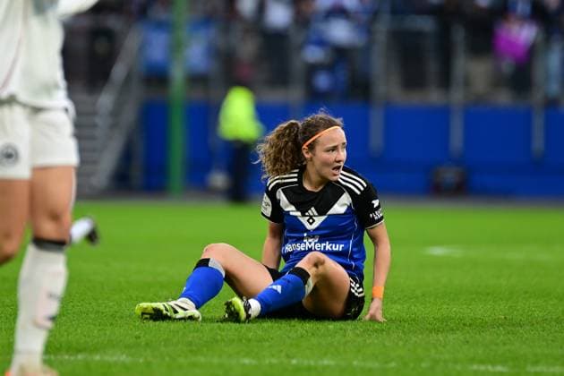 Soccer I Women I Season 2025 2026 I Bundesliga I 8 Matchday I Hamburger SV Eintracht Frankfurt I 02 11 2025 Melanie Brunnthaler 11, Hamburger SV Hamburg Volkspark, Volksparkstadion, Stadion, Volkspark Stadion Hamburg Germany Copyright: xLobeca FelixxSchlikisx