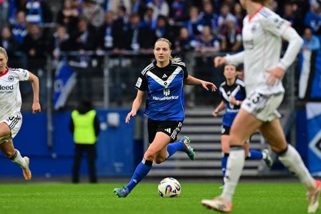 Soccer I Women I Season 2025 2026 I Bundesliga I 8 Matchday I Hamburger SV Eintracht Frankfurt I 02 11 2025 Nina Räcke 39, Hamburger SV Hamburg Volkspark, Volksparkstadion, Stadion, Volkspark Stadion Hamburg Germany Copyright: xLobeca FelixxSchlikisx