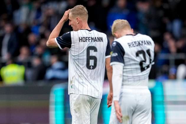 from left Niklas Hoffmann SVWM, 6 , Julian Rieckmann SVWM, 21 , player of SV Waldhof Mannheim SVWM , looking disappointed, disappointment, frustration, disappointed, pessimistic, after the conceded goal to 2 0, action, Action, Game scene, 02 11 2025, Sinsheim Germany , Soccer, 3 Liga, TSG 1899 Hoffenheim II SV Waldhof Mannheim, DFB DFL REGULATIONS PROHIBIT ANY USE OF PHOTOGRAPHS AS IMAGE SEQUENCES AND OR QUASI VIDEO xozx