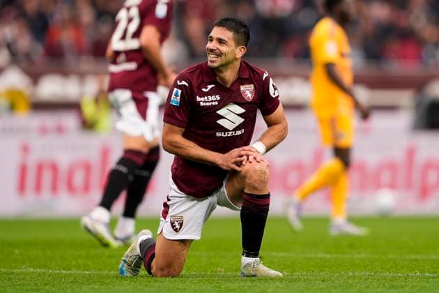 TorinoÕs Giovanni Simeone gestures during the Serie A soccer match between Torino Fc and Pisa at the Stadio Olimpico Grande Torino in Turin, north west Italy - November 2, 2025. - Soccer  Copyright: xFabioxFerrari LaPressex