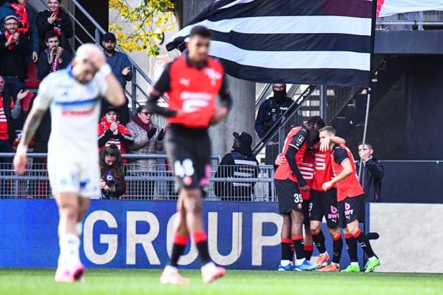 FOOTBALL : Stade Rennais vs RC Strasbourg - Ligue 1 - JournÃ e 11 - 02 11 2025 Joie des joueurs du Stade Rennais aprÃ s le but de Esteban Lepaul (Stade Rennais) RennesFrance  Copyright: xBaptistexAutissierx