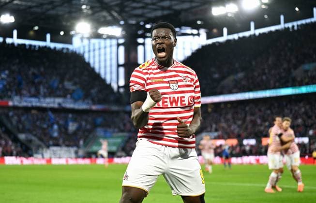 Football, Bundesliga, Germany, Men, Season 2025 2026, Matchday 9, Rhein Energie Stadion Köln, 1 FC Köln Hamburger SV cheers Ragnar Ache KOE after his goal for 1 0 cheers, joy, action