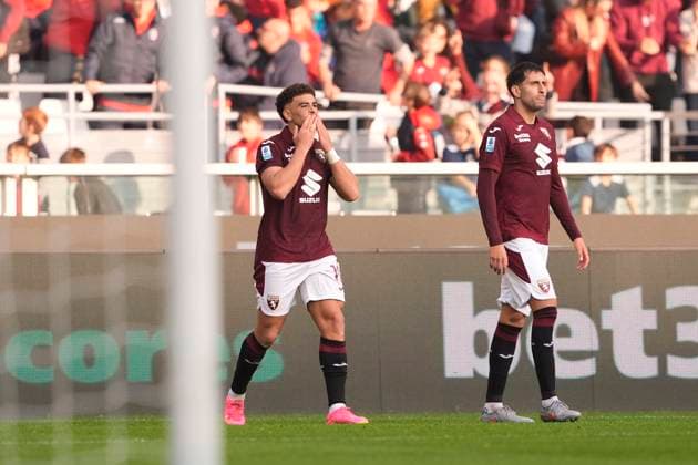 Torino™s ChÃ Adams celebrates after scoring the 2-2 goal for his team during the Serie A soccer match between Torino Fc and Pisa at the Stadio Olimpico Grande Torino in Turin, north west Italy - November 2, 2025. - Soccer  Copyright: xFabioxFerrari LaPressex