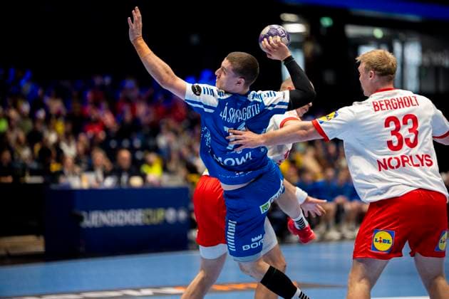 Handball, Golden League Denmark Faeroyene 39 24 Trondheim, Norway 20251102 Faeroyenes Elias Ellefsen A Skipagotu during the Golden League handball match between Denmark and Faeroyene in Trondheim Spektrum Photo Ole Martin Wold NTB Trondheim Norway EDITORIAL USE ONLY RESTRICTED USE FOR BETTING COMPANIES  Copyright: xOlexMartinxWoldx xNTBx