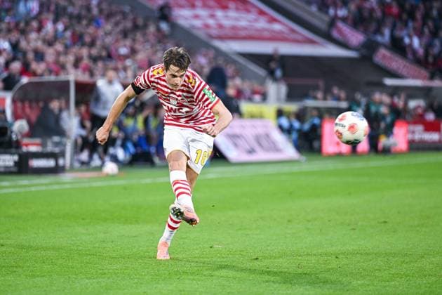 02 11 2025, Football, 1 Bundesliga, Matchday 6 Season 2025 2026, 1 FC Köln Hamburger SV, Jakub Kaminski 1 FC Köln xRHR PHOTO TKx Copyright: RHR-FOTOx RHR-FOTO TK