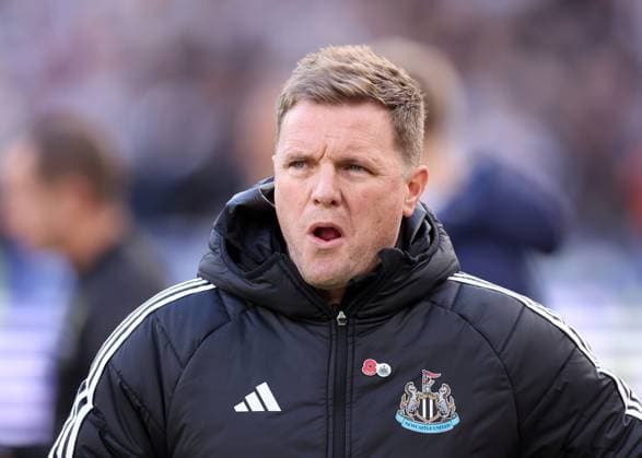 London, England, 2nd November 2025. Eddie Howe manager of Newcastle during the West Ham United vs Newcastle United Premier League match at the London Stadium, London. Picture credit should read: David Klein Sportimage EDITORIAL USE ONLY. No use with unauthorised audio, video, data, fixture lists, club league logos or live services. Online in-match use limited to 120 images, no video emulation. No use in betting, games or single club league player publications. SPI_020_DK_West_Ham_Newcastle SPI-4255-0020