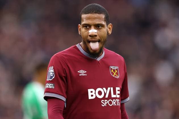 West Ham United gegen Newcastle United 02 November 2025, London Premier League Fußball West Ham United gegen Newcastle United Jean Clair Todibo von West Ham United Foto Jacques Feeney Abseits London UK  Copyright: xJacquesxFeeneyx xOffsidexOffside