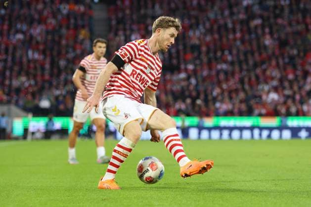 Florian Kainz (1. FC Koeln) in Aktion, am Ball, Einzelaktion waehrend des spiels der Bundesliga zwischen 1. FC Köln und Hamburger SV, RheinEnergieSTADION am 02. November 2025 in Köln, Deutschland. (Foto von Oliver Kaelke DeFodi Images) +++ Florian Kainz (1. FC Koeln) controls the ball during the Bundesliga match between 1. FC Köln and Hamburger SV at RheinEnergieSTADION on November 2, 2025 in Köln, Germany. (Photo by Oliver Kaelke DeFodi Images) DFL regulations prohibit any use of photographs as image sequences and or quasi-video. (Photo by Oliver Kaelke DeFodi Images) Florian Kainz 1 FC Koeln in action, on the ball, single action during the Bundesliga match between 1 FC Köln and Hamburger SV, RheinEnergieSTADION on November 02, 2025 in Köln, Germany Photo by Oliver Kaelke DeFodi Images Florian Kainz 1 FC Koeln controls the ball during the Bundesliga match between 1 FC Köln and Hamburger SV at RheinEnergieSTADION on November 2, 2025 in Köln, Germany Photo by Oliver Kaelke DeFodi Images DFL regulations prohibit any use of photographs as image sequences and or quasi video Photo by Oliver Kaelke DeFodi Images