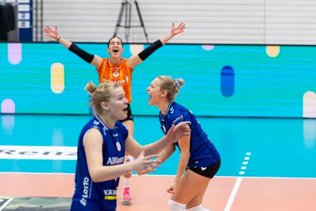 1 Volleyball Bundesliga Women Schwarz Weiss Erfurt vs Allianz MTV Stuttgart Erfurt 02 11 2025 Jubel, Antonia Stautz 6 Allianz MTV Stuttgart 1 Volleyball Bundesliga Women Schwarz Weiss Erfurt vs Allianz MTV Stuttgart Riethsporthalle Erfurt 02 11 2025 Copyright: xBEAUTIFULxSPORTS Duehringx
