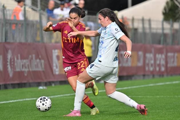 Soccer, match Serie A Women s AS Roma v FC Inter Maria Teresa Pandini of AS Roma,Maria Ana Milinkovic of Inter during the match Serie A Women s AS Roma v FC Inter at The Fontane stadium in Rome, Italy, Nov 02nd, 2025. Imago-Images Emmefoto Copyright: xImago-Images Emmefotox