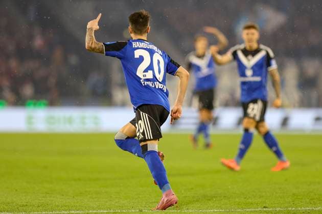 Cologne, Germany, 02 11 25 Fabio Vieira Hamburger SV goal celebrates after his goal for the supposed 2 1 which was taken back by the VAR during the Bundesliga match between 1 FC Köln vs Hamburger SV at the RheinEnergieStadion Cologne RheinEnergieStadion North Rhine Westphalia Germany Copyright: xBrauer-Fotoagenturx xAdrianxSchlx
