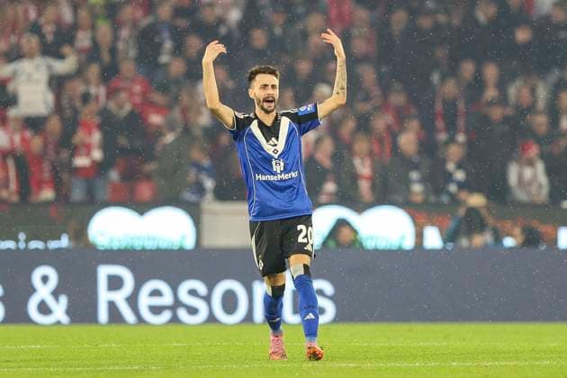 Cologne, Germany, 02 11 25 Fabio Vieira Hamburger SV goal celebrates after his goal for the supposed 2 1 which was taken back by the VAR during the Bundesliga match between 1 FC Köln vs Hamburger SV at the RheinEnergieStadion Cologne RheinEnergieStadion North Rhine Westphalia Germany Copyright: xBrauer-Fotoagenturx xAdrianxSchlx