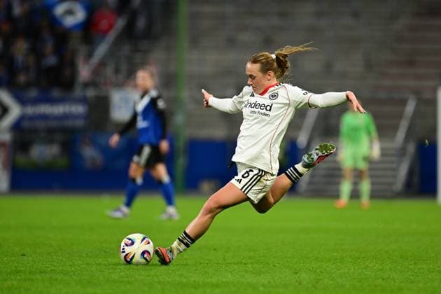 Soccer I Women I Season 2025 2026 I Bundesliga I 8 Matchday I Hamburger SV Eintracht Frankfurt I 02 11 2025 Elisa Senß 6, Eintracht Frankfurt Hamburg Volkspark, Volksparkstadion, Stadion, Volkspark Stadion Hamburg Germany Copyright: xLobeca FelixxSchlikisx