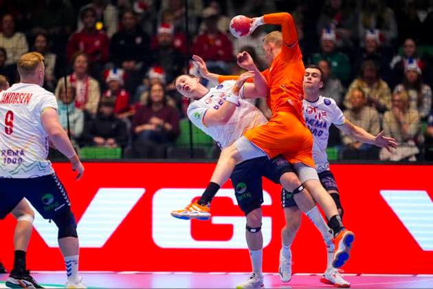 Handball, Golden League Norway Netherlands Trondheim 20251102 Norways Sander Sagosen in the Golden League handball match between Norway and the Netherlands in Trondheim Spektrum Photo Ole Martin Wold NTB Trondheim Norway EDITORIAL USE ONLY RESTRICTED USE FOR BETTING COMPANIES  Copyright: xOlexMartinxWoldx xNTBx