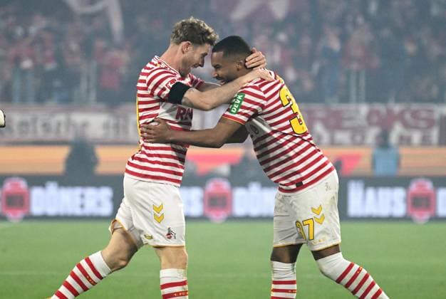 Football, Bundesliga, Germany, Men, Season 2025 2026, Matchday 9, Rhein Energie Stadion Köln, 1 FC Köln Hamburger SV cheer Florian Kainz KOE after his goal for 12 0 cheers, joy, action