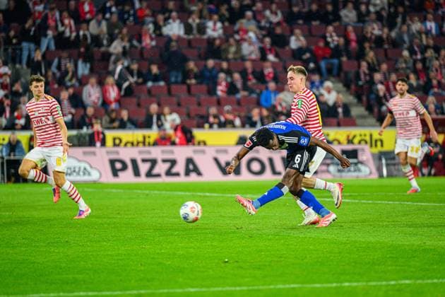 Soccer I Men I Season 2025 2026 I Bundesliga I 9 Matchday I 1 FC Köln Hamburger SV I 02 11 2025 Albert Sambi Lokonga 6, Hamburger SV Köln Rheinenergiestadion Nordrhein Westfalen Germany Copyright: xLobecax xHenningxRohlfsx
