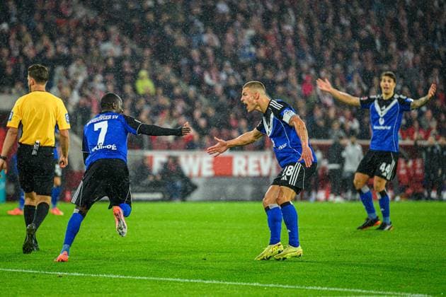 Soccer I Men I Season 2025 2026 I Bundesliga I 9 Matchday I 1 FC Köln Hamburger SV I 02 11 2025 Jean Luc DompÃ 7, Hamburger SV , Miro Muheim 28, Hamburger SV , Luka Vuskovic 44, Hamburger SV Köln Rheinenergiestadion Nordrhein Westfalen Germany Copyright: xLobecax xHenningxRohlfsx