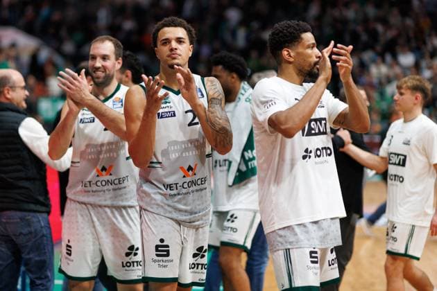 JJ Mann Gladiators Trier , Nolan Adekunle Gladiators Trier , Urald King Gladiators Trier , Vet Concept Gladiators Trier vs Rasta Vechta, Basketball, easyCredit BBL, Matchday 6, Season 2025 2026, 02 11 2025 Vet Concept Gladiators Trier vs Rasta Vechta, Basketball, easyCredit BBL, Matchday 6, Season 2025 2026, 02 11 2025 Copyright: xEibner-Pressefoto AlexanderxNeisx EP_ANS