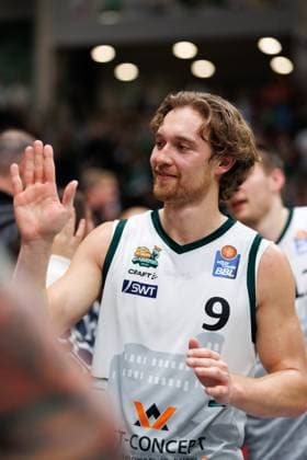 Marco Hollersbacher Gladiators Trier celebrates with the fans, Vet Concept Gladiators Trier vs Rasta Vechta, Basketball, easyCredit BBL, Matchday 6, Season 2025 2026, 02 11 2025 Vet Concept Gladiators Trier vs Rasta Vechta, Basketball, easyCredit BBL, Matchday 6, Season 2025 2026, 02 11 2025 Copyright: xEibner-Pressefoto AlexanderxNeisx EP_ANS
