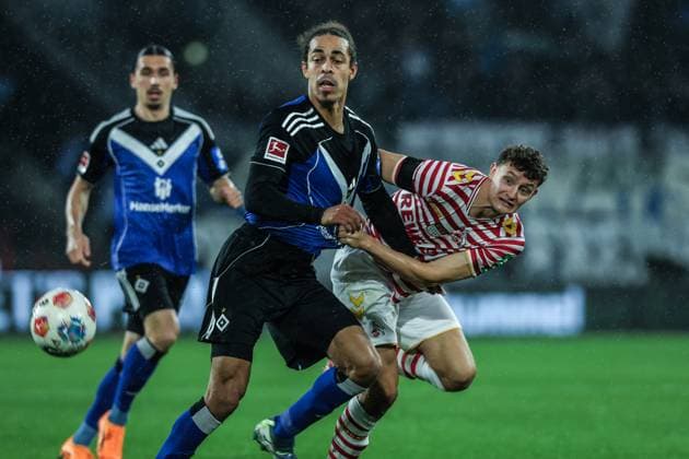 Sport, Football, Bundesliga Season 2025 2026 9 Matchday 1 FC Köln Hamburger SV 02 11 2025, RheinEnergieSTADION Yussuf Poulsen Hamburger SV, 15 Eric Martel 1 FC Köln, 6 Köln RheinEnergieSTADION North Rhine-Westphalia Germany