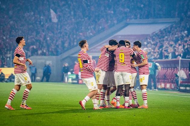 Germany Bundesliga 2025 26, 9 Matchday 1 FC Köln vs Hamburger SV 02 11 2025 RheinEnergieStadion Köln Goal for 2 0 by Florian Kainz FC Köln, 11 Joy, emotions, jubilation Copyright: xCelinaxLeiersx