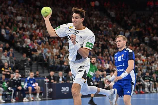 Julian KOESTER GER ,Goal throw,Action,Handball international Germany GER Iceland ISL on 02 11 2023 SAP GARDEN