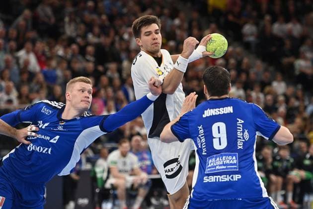 Renars USCINS GER ,Action,duel handball international Germany GER Iceland ISL on 02 11 2023 SAP GARDEN