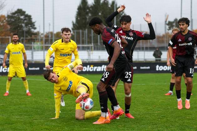 02 11 2025 Soccer Season 2025 2026 Regionalliga Bayern 16 Matchday 1 FC Nürnberg FCN II Club SpVgg Bayreuth MiOt xmixotx 02 11 2025 Soccer Season 2025 2026 Regionalliga Bayern 16 Matchday 1 FC Nürnberg FCN II Club SpVgg Bayreuth MiOt xmixotx Nicolas Andermatt SpVgg Bayreuth, yellow jersey against Winners Osawe Back Eryk Grzywacz
