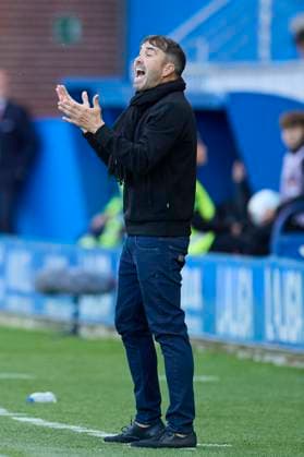 November 2, 2025, Vitoria, Alava, SPAIN: Eduardo Coudet head coach of Deportivo Alaves reacts during the LaLiga EA Sports match between Deportivo Alaves and RCD Espanyol at Mendizorrotza on November 2, 2025, in Vitoria, Spain. Vitoria SPAIN - ZUMAa181 20251102_zaa_a181_070 Copyright: xRicardoxLarreinax