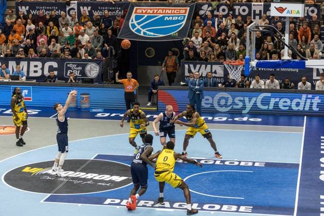 GER, easy Credit Basketball Bundesliga, Syntainics MBC MHP Riesen Ludwigsburg 02 11 2025, Stadthalle, Weißenfels, GER, easy Credit Basketball Bundesliga, Syntainics MBC MHP Riesen Ludwigsburg Perttu Blomgren Syntainics MBC, 20 at a free throw Â Photo Alexander Trienitz Weißenfels Stadthalle Sachsen Anhalt Germany