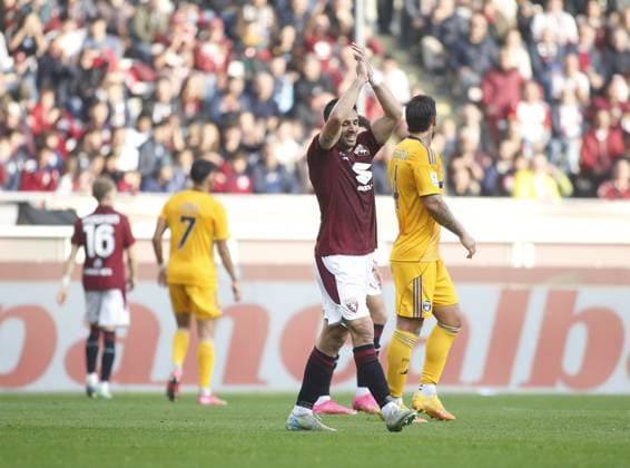 Giovanni Simeone of Torino FC during the Italian serie A, 2025-2026 season, football match between Torino FC and Pisa SC on 02 November 2025 at Stadio Olimpico Grande Torino, Turin, Italy. Photo Nderim Kaceli  Copyright: xNderimxKaceli IPAxSportx xipa-agency.netx xx IPA_67403269 IPA_Agency_IPA67403269