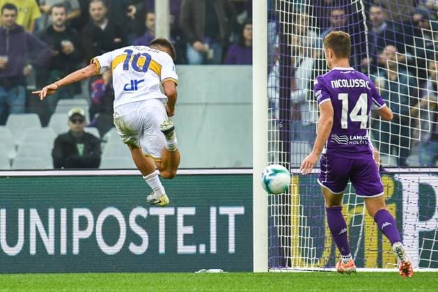 Medon Berisha (Lecce) scores the 0-1 goal during ACF Fiorentina vs US Lecce, Italian soccer Serie A match in Florence, Italy, November 02 2025  Copyright: xFabioxFagiolini IPAxSportx xipa-agency.netx xx IPA_67403390 IPA_Agency_IPA67403390